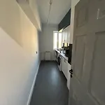 Izvor * Bukareszt