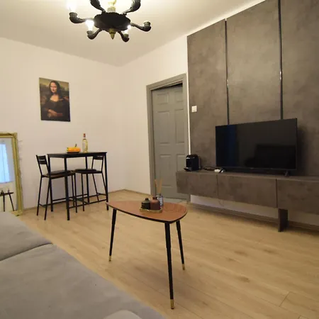 Apartament Izvor *
