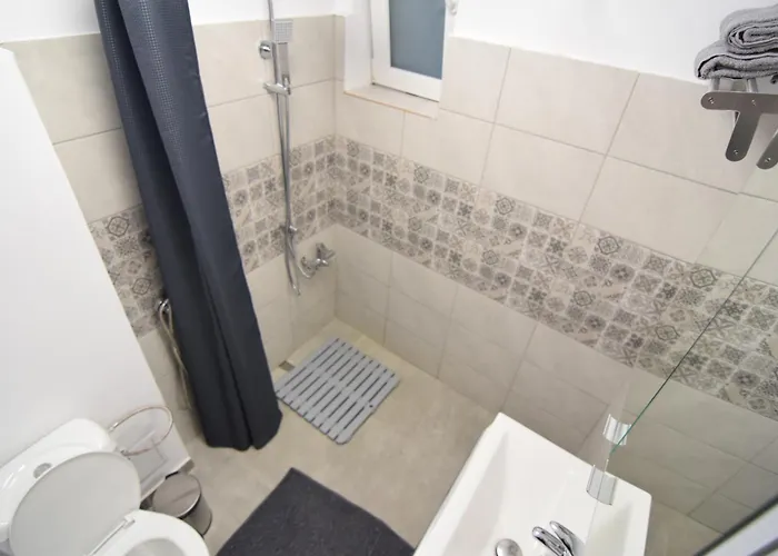 Izvor * ブカレスト