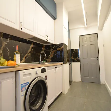 Izvor * 布加勒斯特